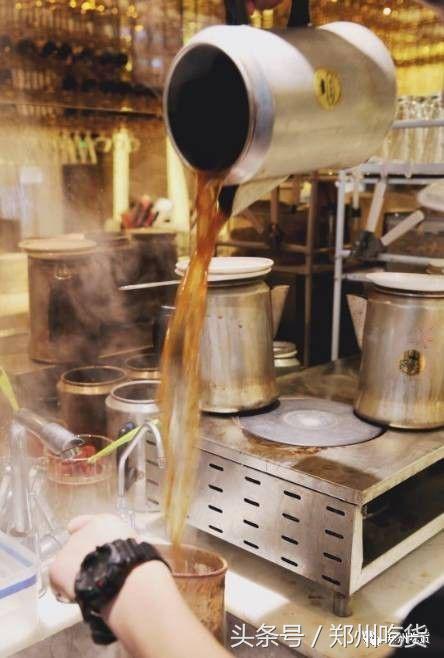 来了！大哥的店来了！成龙大哥的港味美食店来郑州了！