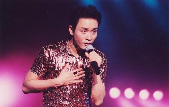 张国荣周星驰谁更有地位,张国荣与周星驰影响力