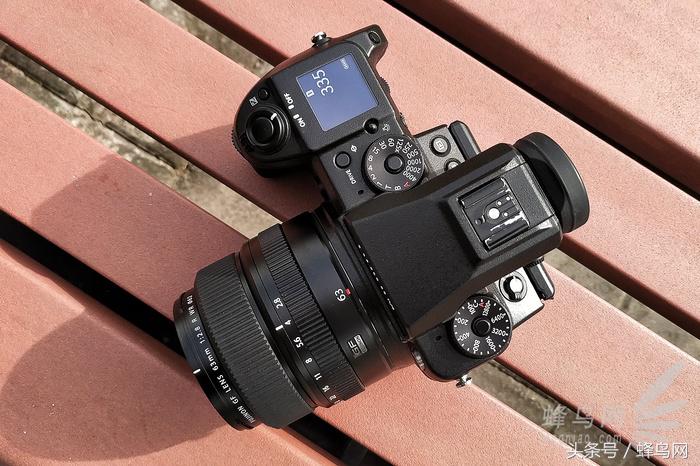 富士中画幅gfx50sii视频评测,富士gfx50s二代高感和全画幅对比