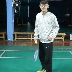 羽毛球正手杀球握拍,羽毛球正手杀球握拍姿势