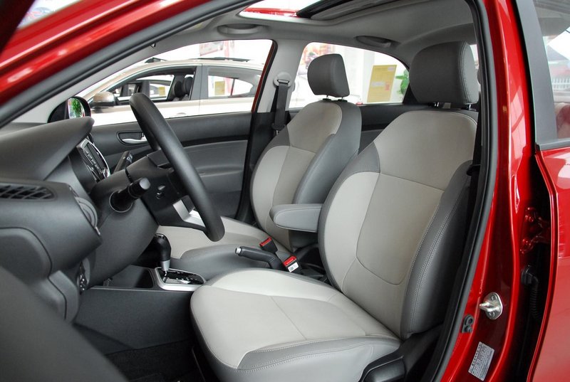 最便宜家用代步车起亚焕驰,6万自动挡性价比最高起亚焕驰