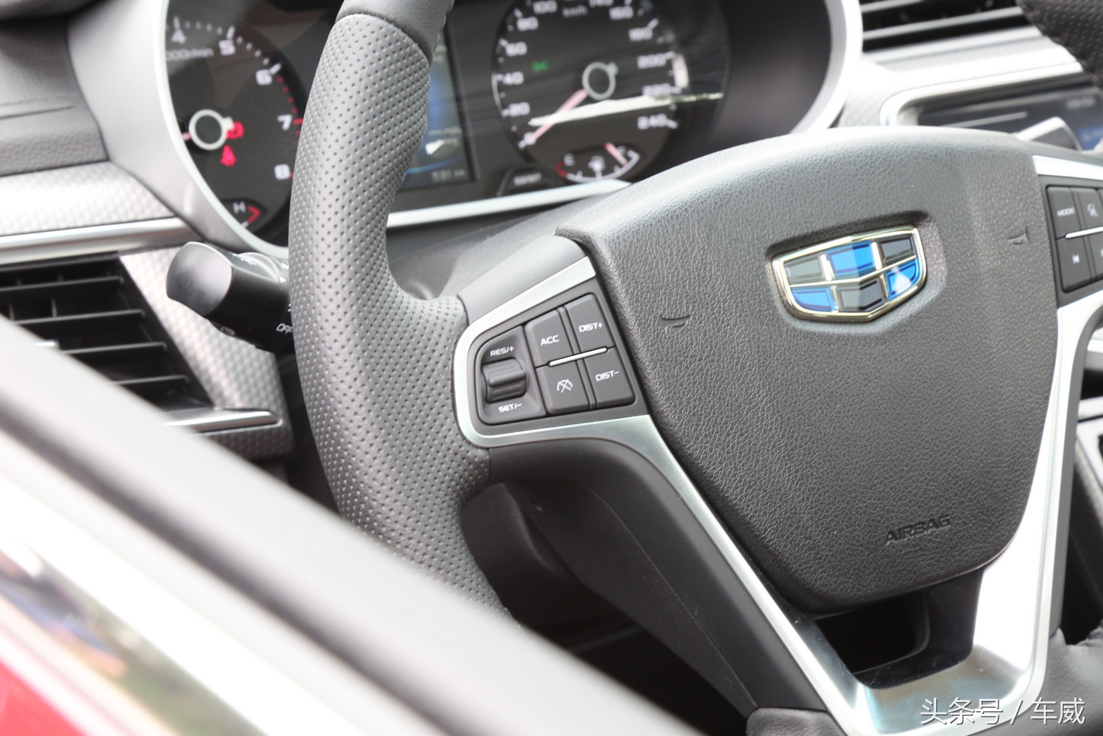 吉利帝豪GS测评,试驾吉利帝豪gse优缺点全面解析