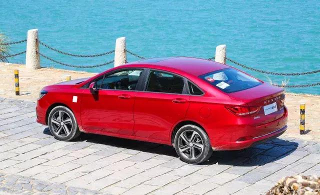 北京汽车绅宝d502015款1.5自动,2015年12月绅宝d50现在值多少钱