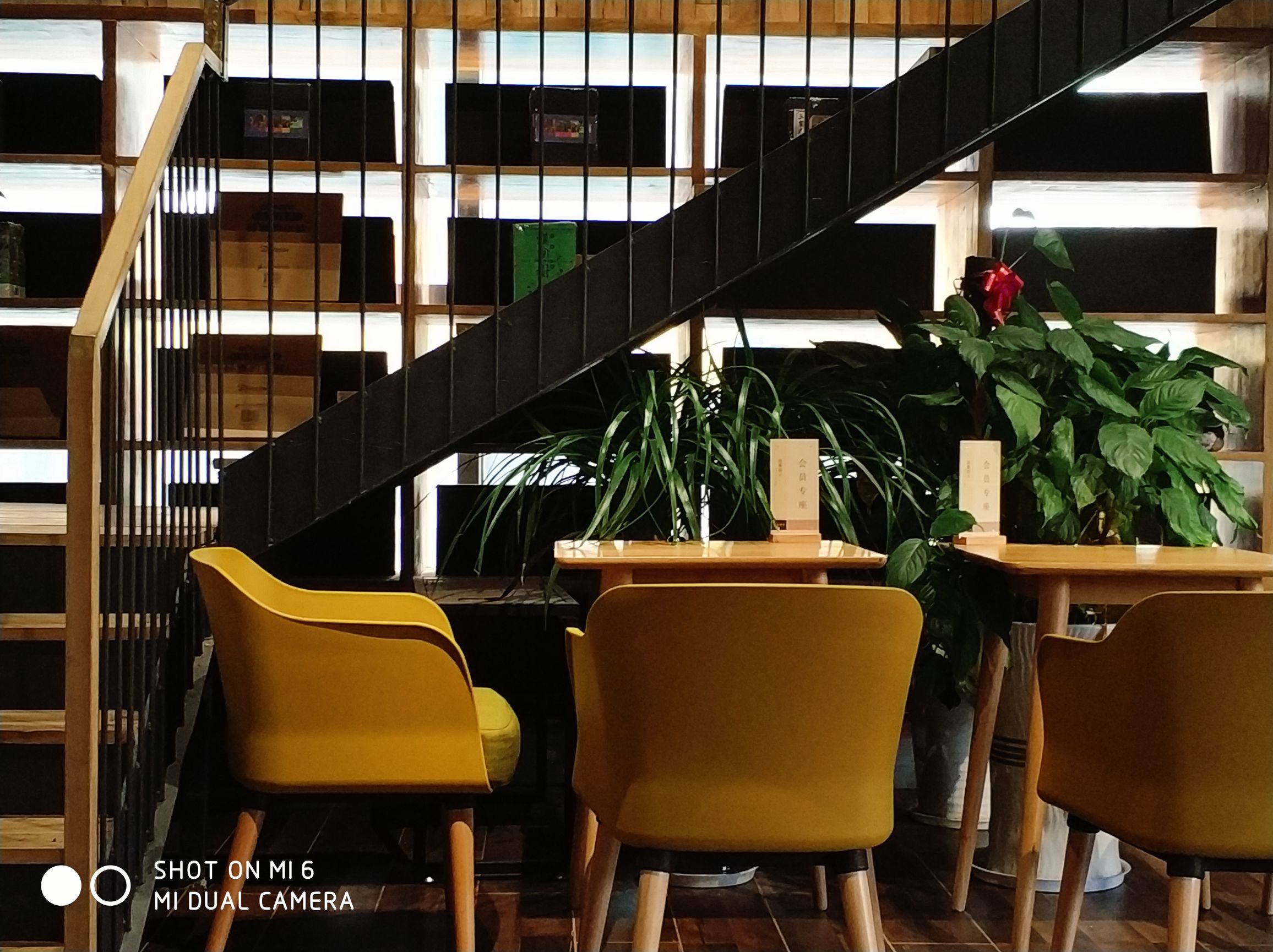 美图分享简简单单,小米6亮白版测评