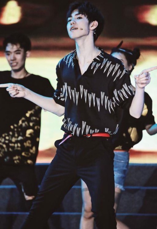 鍋跺儚缁冧範鐢熼噷闈㈤暱寰楀儚楣挎櫁,鍋跺儚缁冧範鐢熼暱寰楀儚楣挎櫁