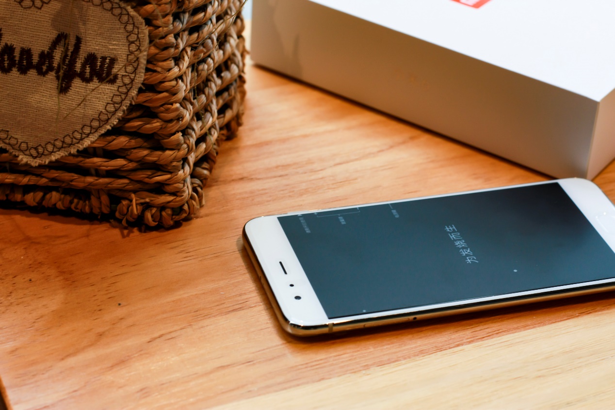 美图分享简简单单,小米6亮白版测评