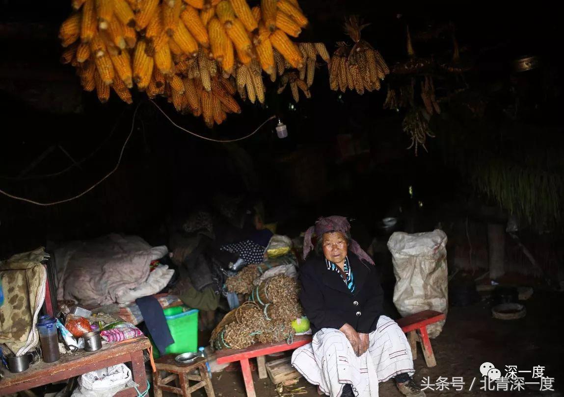 “鹿晗”在泥坑，妈妈在远方，你习以为常的幸福对他们却遥不可及