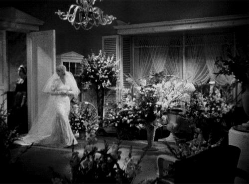 大拖尾婚纱适合矮个子女生吗,谁说矮就不能穿搭