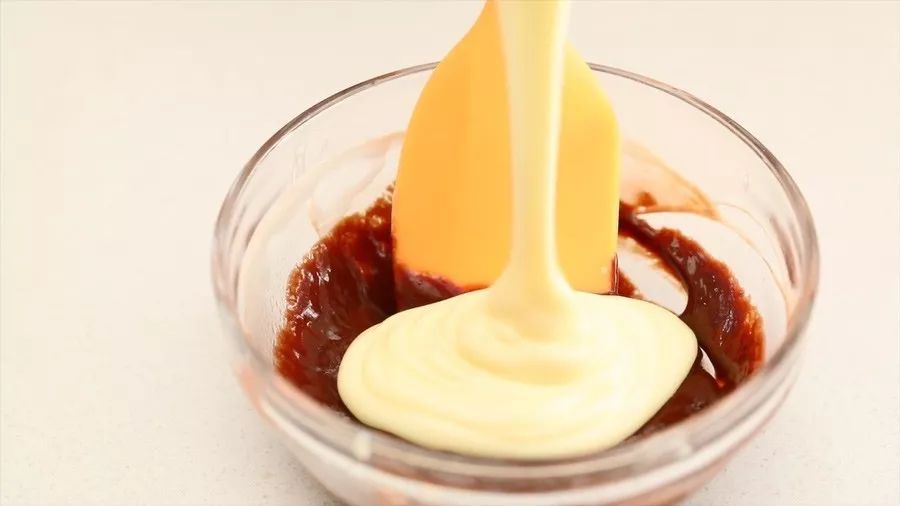 自己做裱花蛋糕简单方法,做蛋糕的简单方法裱花