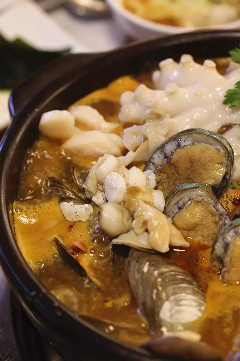 这里可能是唯一能够满足你吃到巨无霸海鲜和偶遇Runningman的地方了！