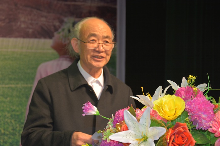 脚尖上的信天游片尾曲,脚尖上的中国足球赛