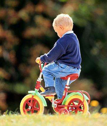 如何让肚子里的宝宝动起来,孕晚期怎么让宝宝动起来