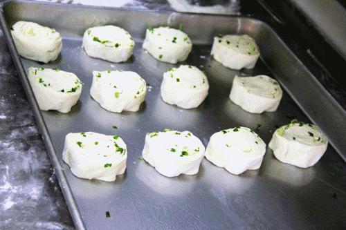 代购界的黑马！星火路新开了一家挤破头才能买到的烧饼！