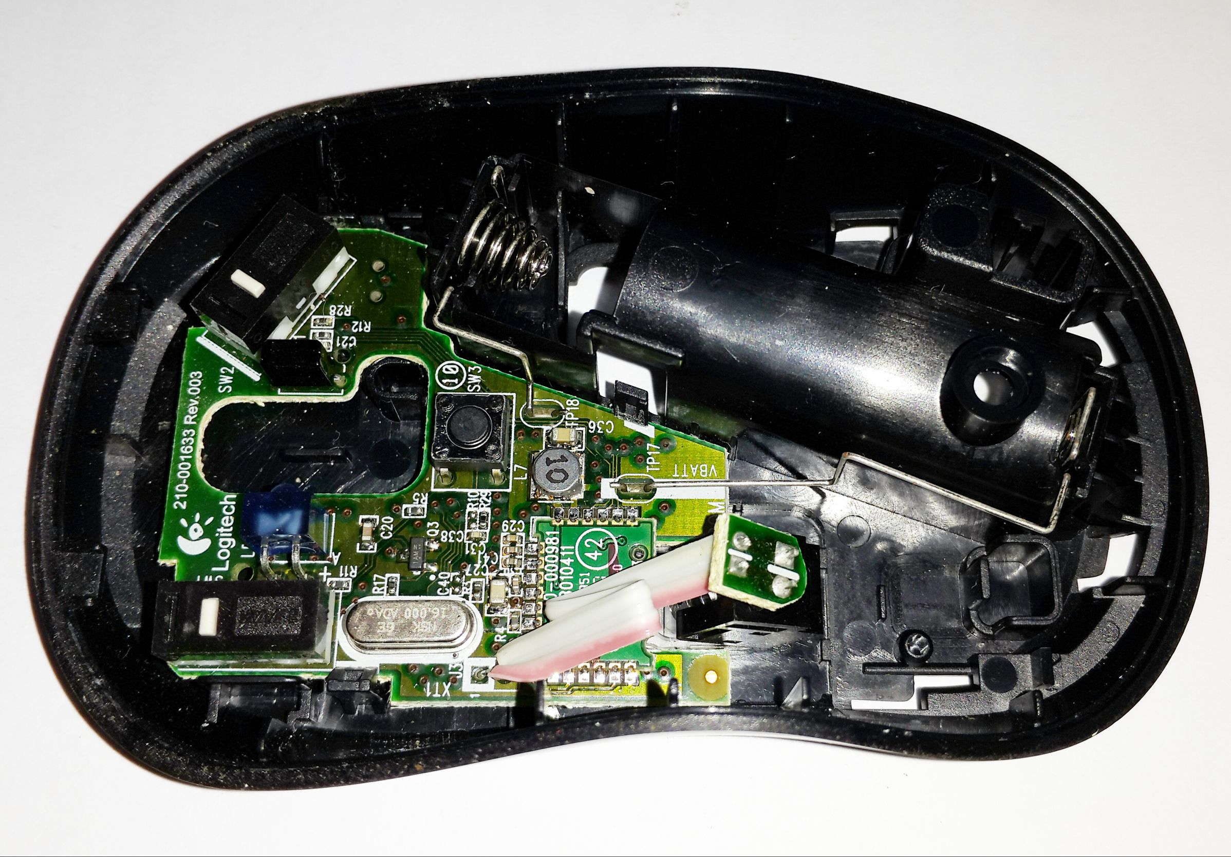 罗技m186无线鼠标电池能充电吗,罗技m186无线鼠标分解图