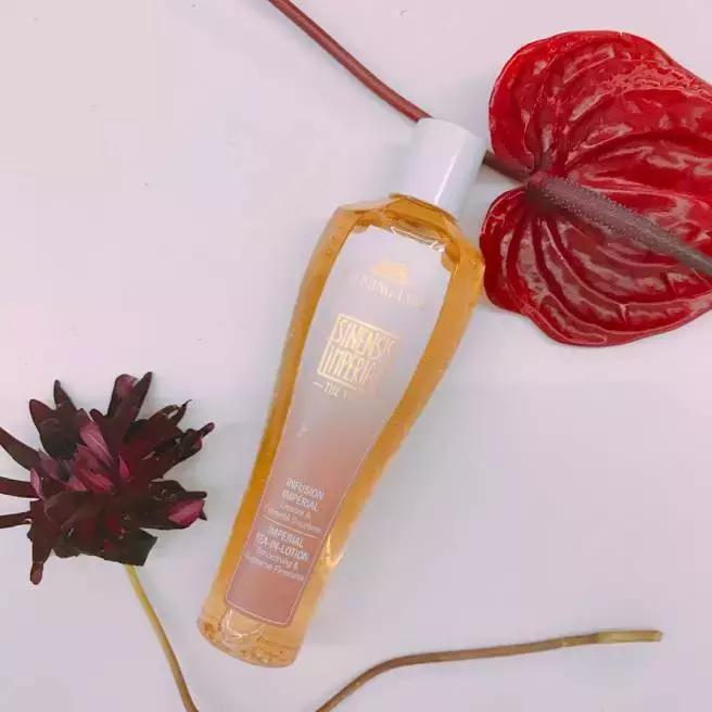 最近肌肤干燥紧绷那先从换这“五款秋冬超保湿的精华水”开始吧……