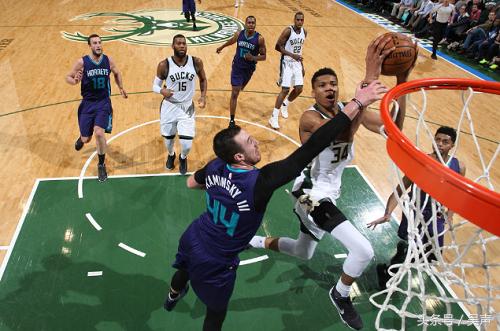 会投三分的球星,会投三分球的中锋字母哥