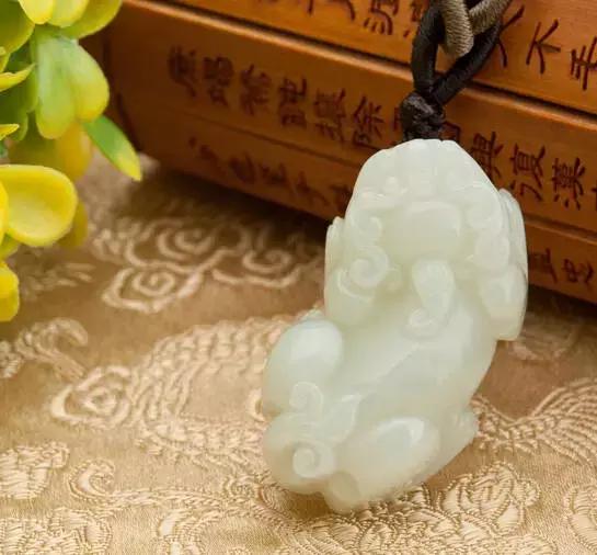 介绍各种和田玉雕件寓意的视频,和田玉雕刻有哪些知识讲究