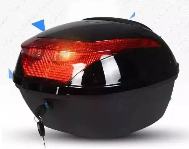 新娱儿美了一季的巴黎世家开始作妖了，丑不丑大家来评评理