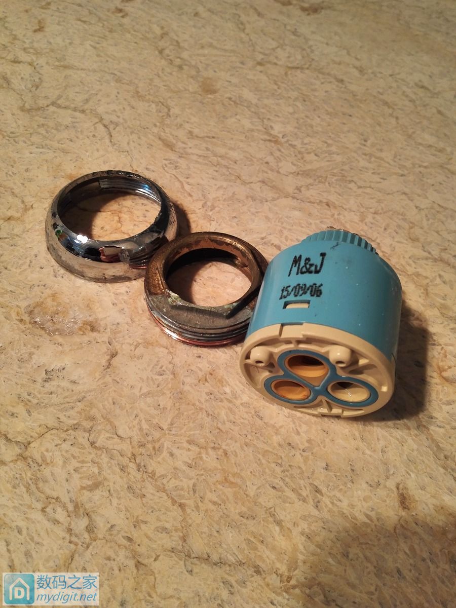 浴室龙头阀芯漏水修复,淋浴龙头漏水怎么换阀芯