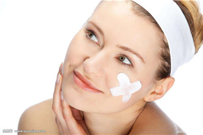 敏感油痘肌怎么去黑头闭口,你知道黑头痘肌怎么来的么