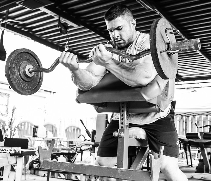 如何让自己的肌肉变得更强壮更大,搬运锻炼肌肉