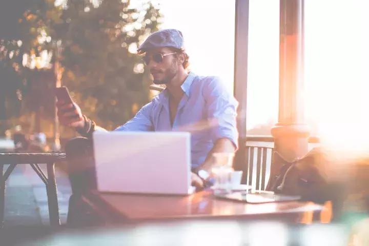 帽子cap英语怎么说,英文的戴帽子用hat还是cap