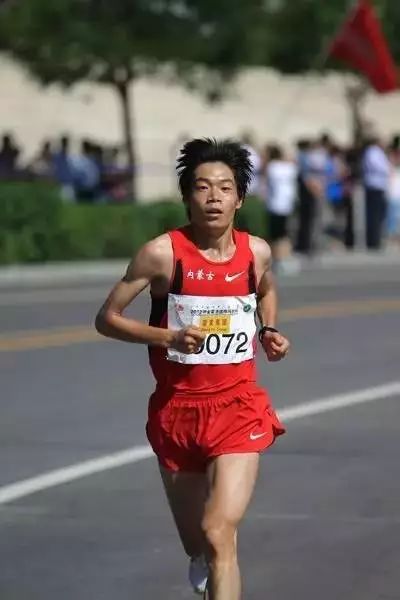 跑全马213分钟什么水准,全马跑到230要练多久