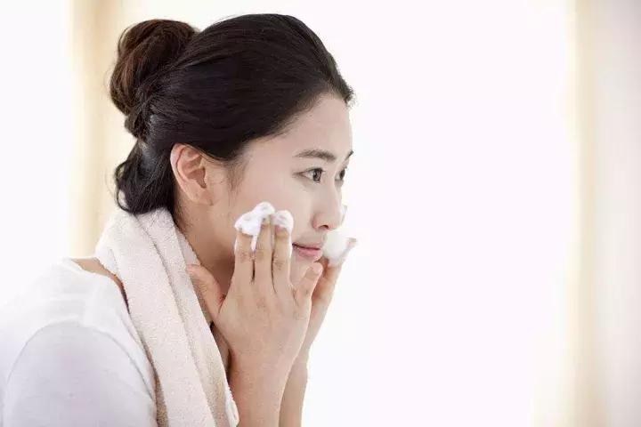 斑疤痘敏妊娠纹,孕妇妊娠纹长痘特别痒