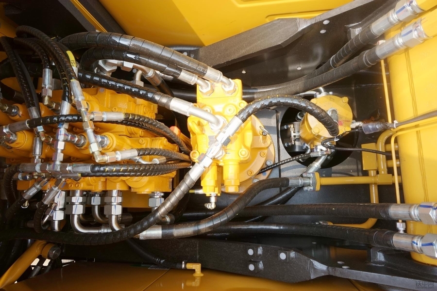 挖掘机回转无力怎么办视频,挖掘机重载回转无力什么原因