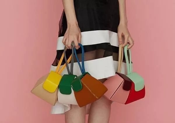 20左右小众高颜值包包,小众品牌包包斜挎包