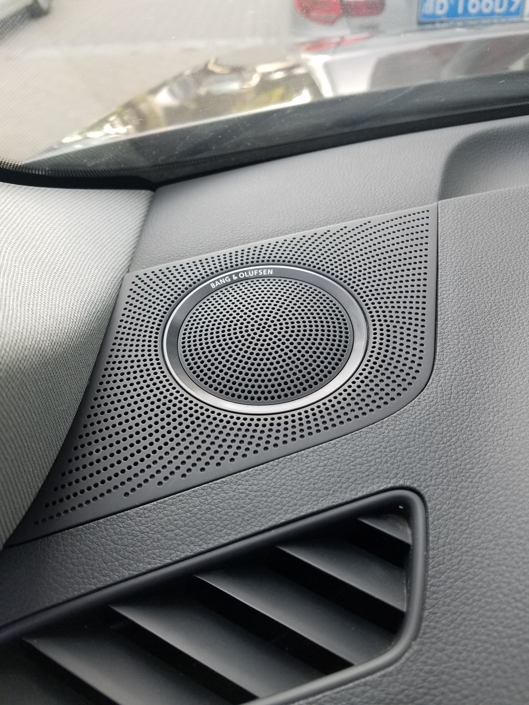 配置差价10万，卖家竟然低配充高配卖，吓的我赶紧买包辣条压压惊