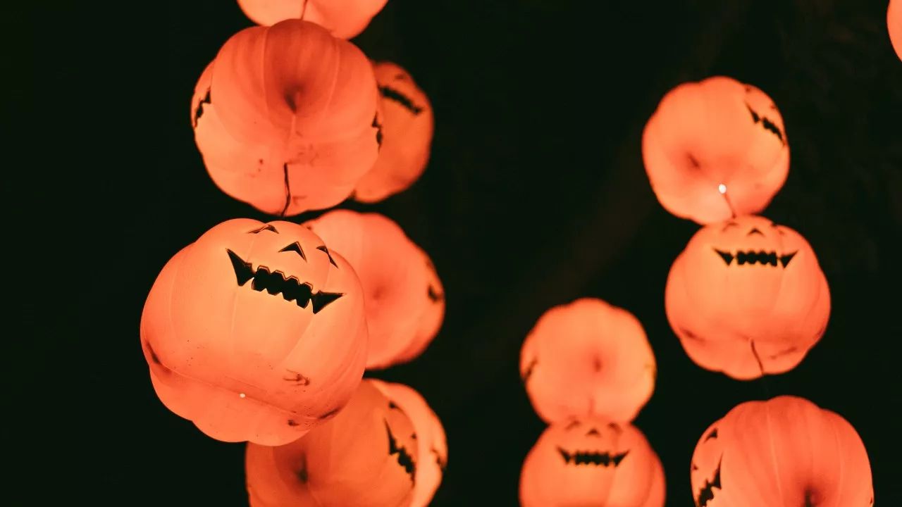 要说万圣节哪家强?这里可是连许巍都被吸引来一起“鬼”混了!