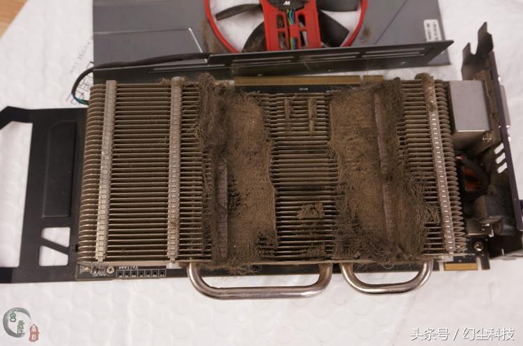 以前不太喜欢用机箱,显卡变成了吸尘器,除尘又花时间又费力