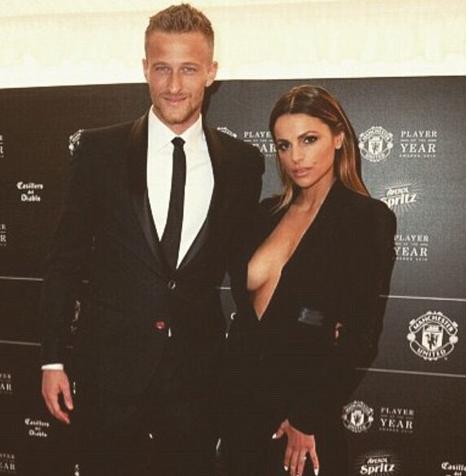 英超太太团女神,英超太太团维拉女神