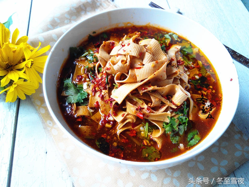豆腐皮怎样做好吃视频教程全集,最简单好吃的豆腐皮做法