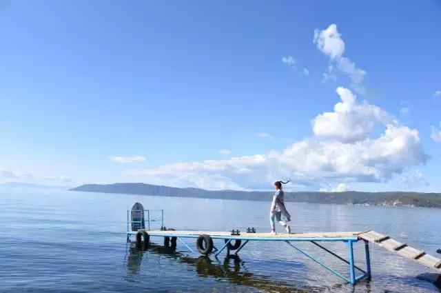 坐火车穿越俄罗斯西伯利亚,欧洲火车途经小镇