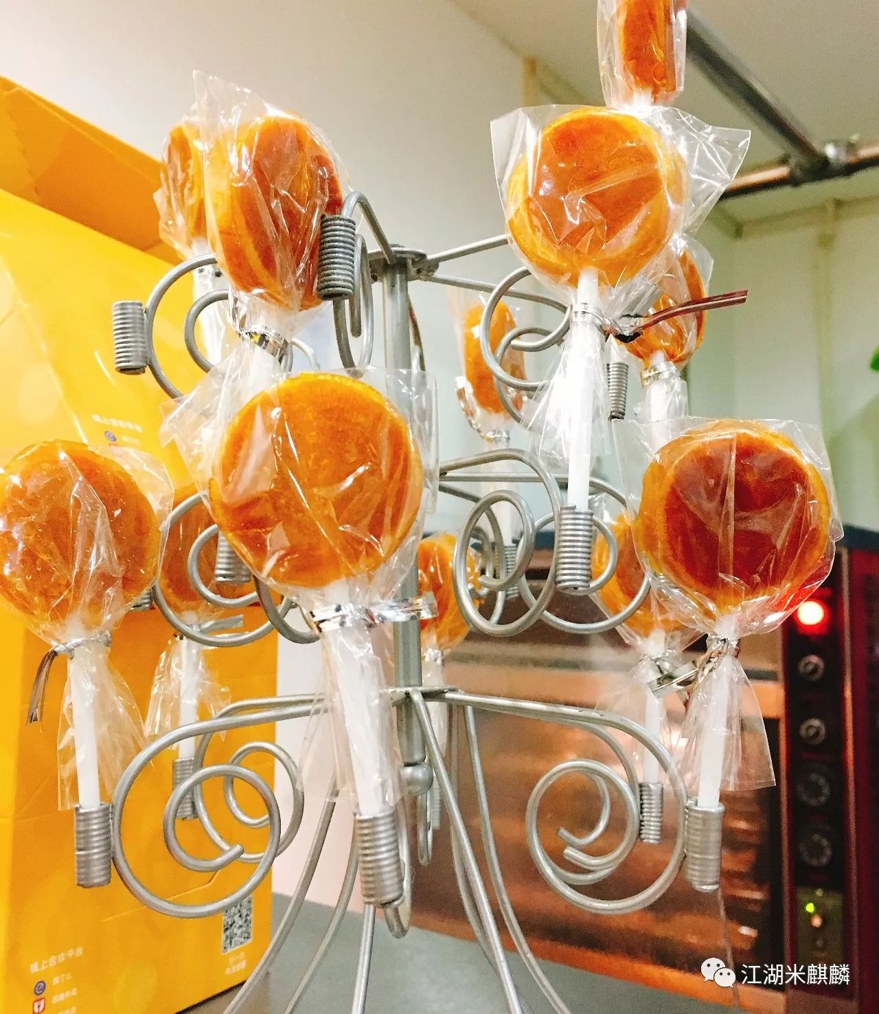 没了推着“汽油罐”的小贩,我们还能去哪吃甜到流汁儿的烤红薯?