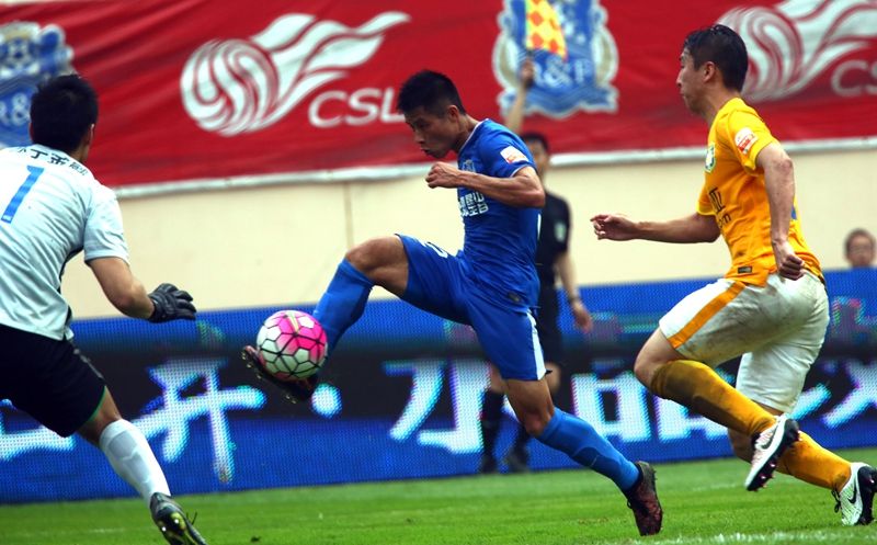 15岁被鲁能申花哄抢，22岁中超一鸣惊人，后加盟国安险成废人