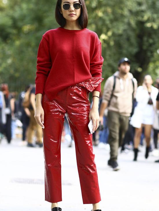 秋冬就玩小套路，还不入手闪闪发光的漆皮单品，怎么能赢过时尚精