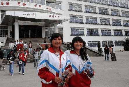 带你看看最像布达拉宫的学校,拉萨布达拉宫附近的高中有哪些