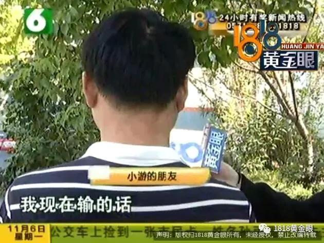 杭州转塘一商场里，多个男的偷偷摸摸在“暗门”里，他们在干嘛？