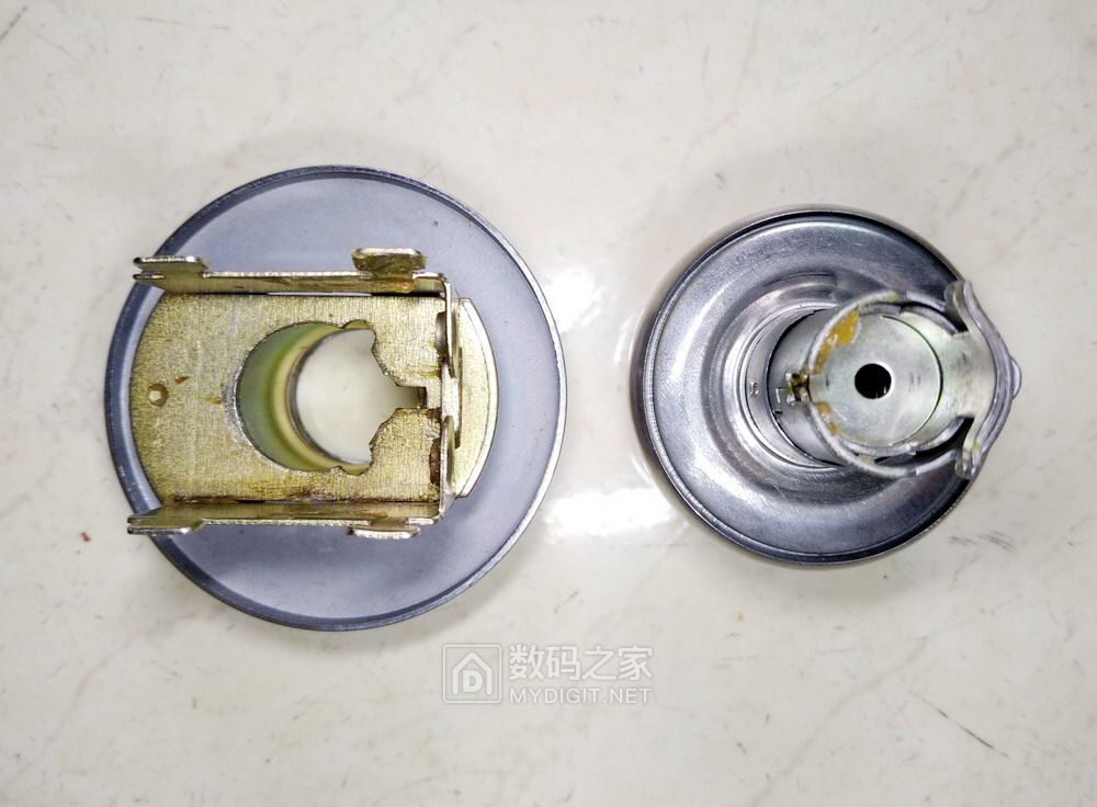 球形锁坏了怎么从木门上拆下来,室内门球形锁怎么拆