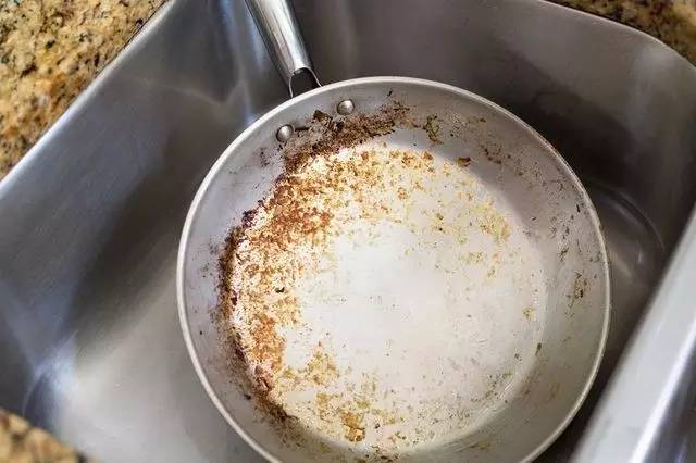 什么锅做饭不糊锅,做菜为什么老是糊锅