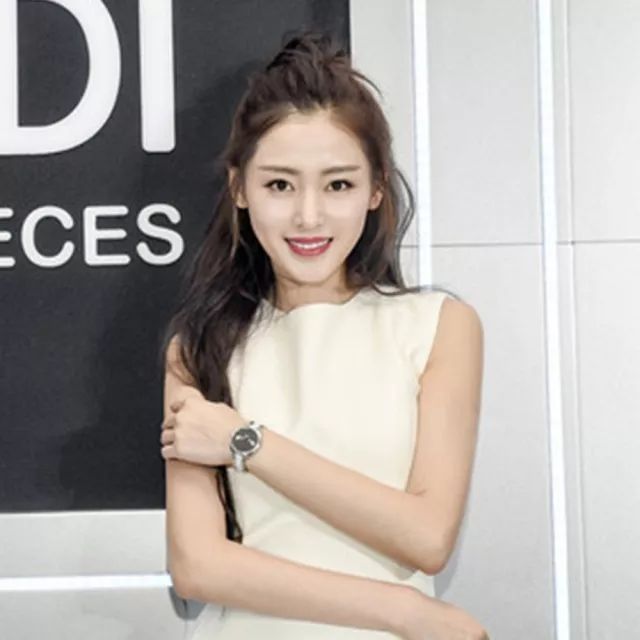 fendi小怪兽双肩包,fendi小怪兽男包2020款