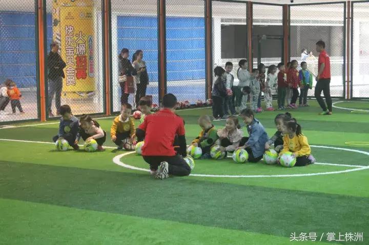 足球要从娃娃抓起图片,足球要从娃娃抓起标语