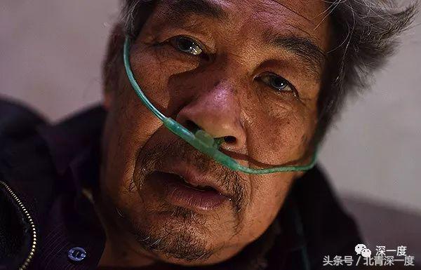 尘肺病人周志军：儿子用过的二手吸氧机如今传给了他｜图片故事