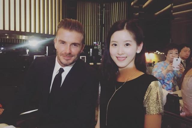 刘强东奶茶妹妹同框视频,刘强东奶茶妹妹同框照片