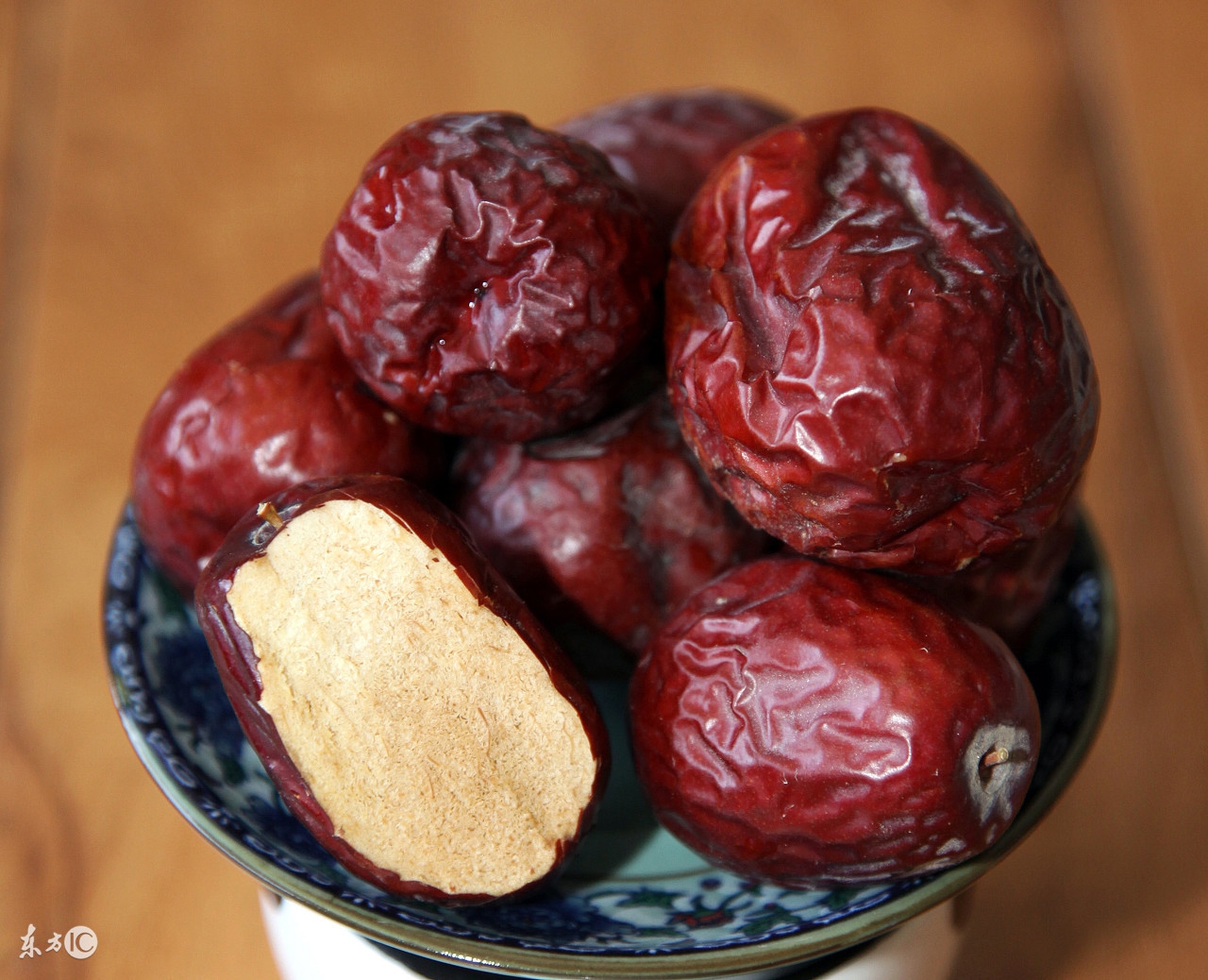 补血效果好是蜜枣还是红枣,大枣和蜜枣补血一样的吗