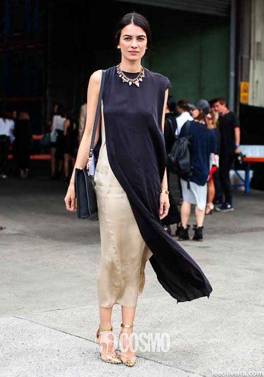 针织开衫怎么样穿更好看,针织开衫穿大点还是小点好看