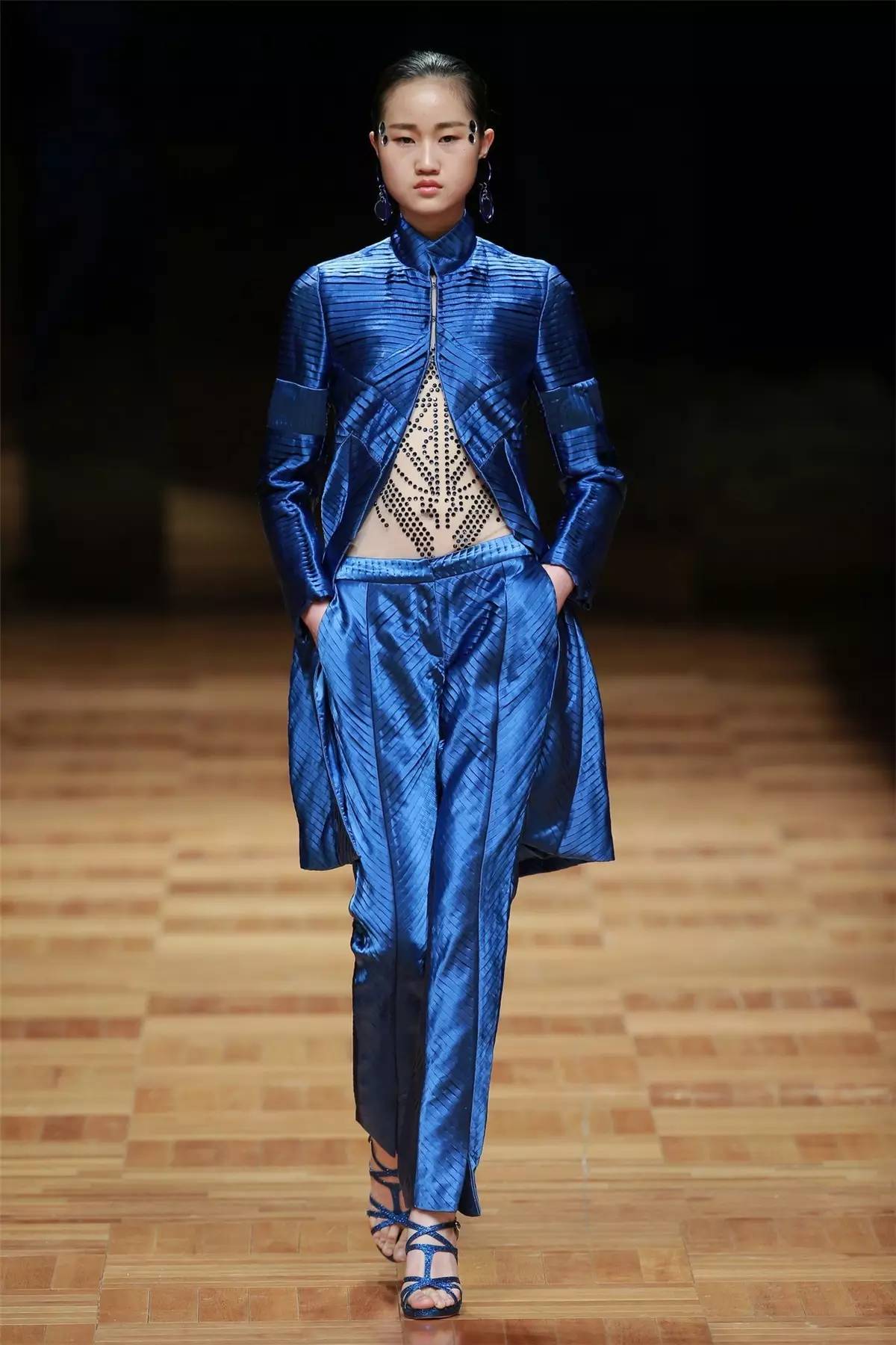 秀场直击中国时装秀,国际时装周北京时间